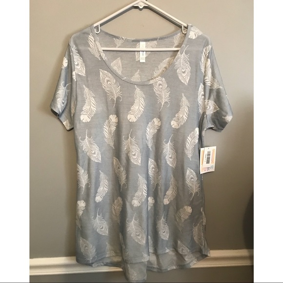 LuLaRoe Tops - LuLaRoe Peacock Classic